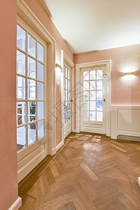 现代公寓中繁华的大厅地面入口压板风格地毯门厅财产木地板天花板大堂图片