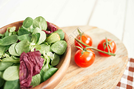 新鲜食品蔬菜菜食用厨房菜间健康木头生态餐厅小吃菜单菠菜叶子烹饪沙拉图片