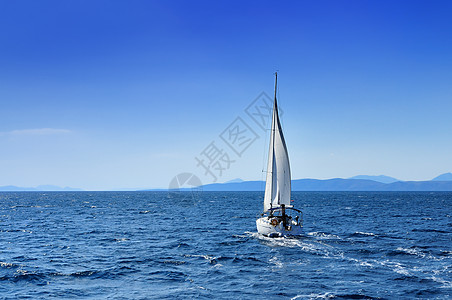 海上渔船上帆船伴侣运输速度假期乐趣巡航天线盆地游艇图片