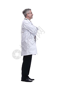 一个微笑着的医生 在白色墙上读广告片男性疫苗援助男人广告访问顾问诊断医师职业图片