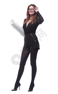 时髦的年轻女子 画着一卷图纸衣服编辑蓝图承包商衬衫高跟鞋项目管理人员工作商业图片