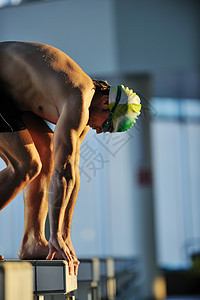 游泳开始运动员潜水车道胜利游泳者竞赛运动行动团队水池图片