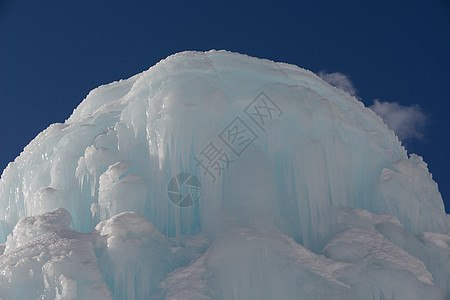 冰雪概念装饰液体蓝色喷泉季节性季节冻结风格天气图片