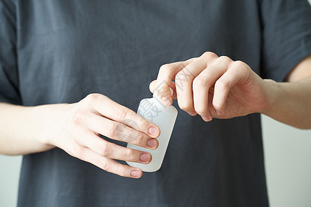 妇女洗手清洁剂凝胶 在公共场所之后防止新科罗纳病毒2019n COV病肥皂皮肤流感消毒剂液体疾病护理药品卫生保健图片