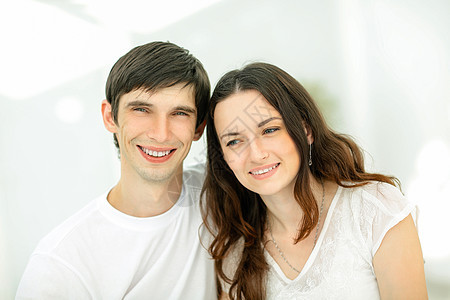 幸福的年轻夫妇 家庭幸福的概念女士丈夫喜悦乐趣生活亲热快乐微笑夫妻男人图片