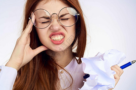 商业妇女 有计算笔记纸计算员金融工作微笑女士桌子人士计算器女孩管理人员会计图片