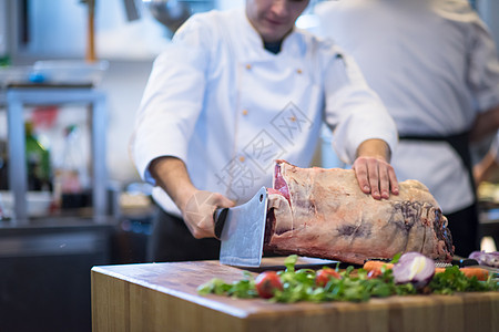 厨师切大牛肉美食桌子职业男性餐厅木板羊肉烹饪餐饮屠宰场图片