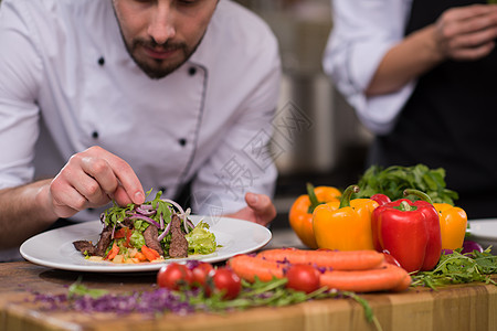 烹饪厨师 装饰美食餐饮服务装潢盘子酒店沙拉蔬菜食物厨房工人图片