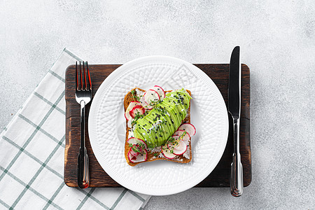 早餐烤鳄梨三明治 顶级风景美食午餐节食蔬菜绿色食物木板小吃图片