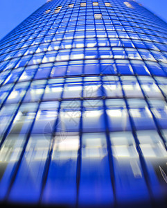 在城市的夜间景观时间场景市中心摩天大楼天空旅行商业地标建筑学图片