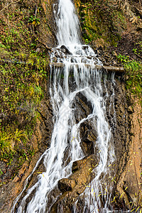 Borjomi 配有矿泉水的城市度假村瀑布溪流城市喷泉山沟索道旅行地标电缆流动图片