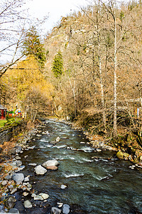 Borjomi 配有矿泉水的城市度假村旅游溪流缆车城市喷泉地标瀑布公园旅行山沟图片