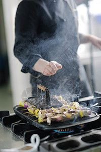 厨师准备用餐商业工作食谱餐厅酒店蔬菜成人美食烹饪食物图片