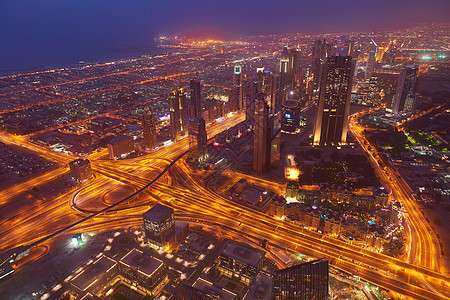 迪拜夜天窗天际城市摩天大楼景观交通天空场景市中心商业旅游图片