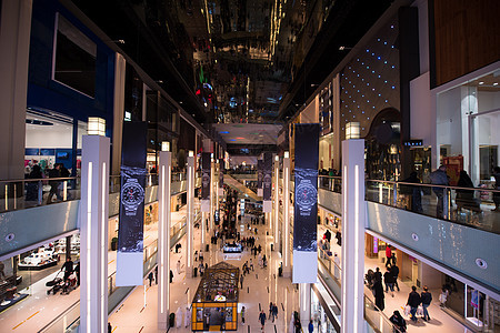 现代购物中心购物活动顾客展示人群城市销售量零售自动扶梯建筑学图片