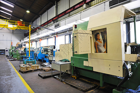 室内金属工业工厂公司商品生产装备盒子贮存仓库工人架子走廊图片