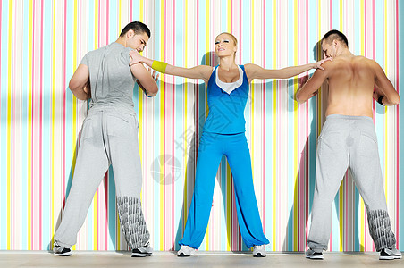 健身组运动舞蹈姿势冥想平衡青年体操成人健身房朋友们俱乐部图片