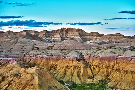 HDR 荒地地层 - HDR 摄影 美国南达科他州荒地国家公园 多云的蓝色地平线 自然照片集图片