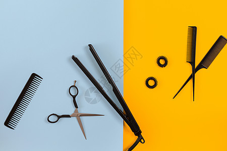 颜色蓝色 黄色纸面背景 顶视图上的各种发型结构设备产品理发师理发剪刀配件女性个人卷发发型设计冰壶图片