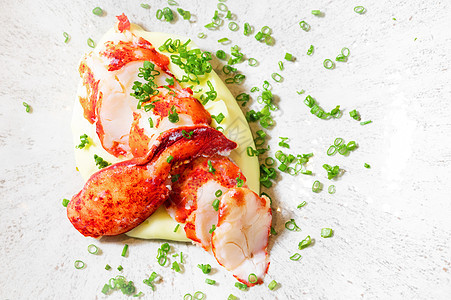 一整块煮熟切开的龙虾肉 配在盘子上营养餐厅饭馆尾巴奢华食物美食动物螃蟹烹饪图片
