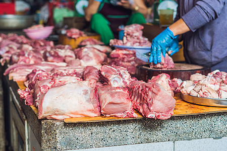 越南市场上的原生肉图片