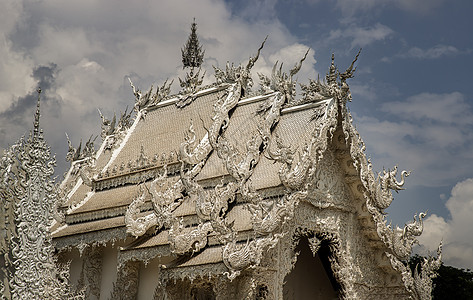 在清莱著名的白殿雕塑宗教地方佛教徒旅游佛像寺庙寺院吸引力风格艺术图片