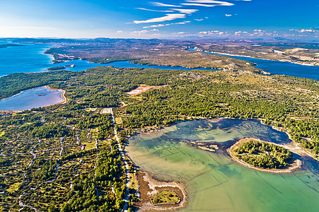 Sibenik群岛空中观察和Dalmatia风景海岸图片