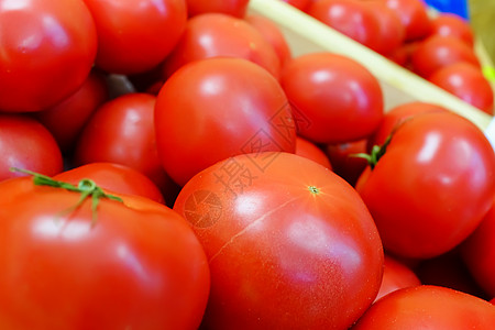新鲜又美味的红番茄 法国收割和卖掉收成市场宏观饮食花园蔬菜墙纸农民团体橙子背景图片