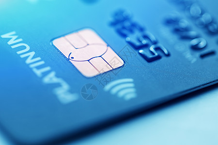 用信用卡拍摄的低关键宏顾客互联网店铺借方安全货币银行帐户钱包零售图片