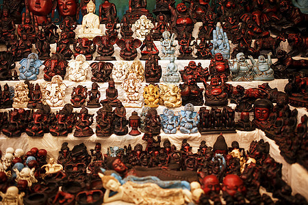 游客夜市柜台的印地安神迹纪念品文化跳蚤工艺社论旅游购物雕像贸易雕塑旅行图片
