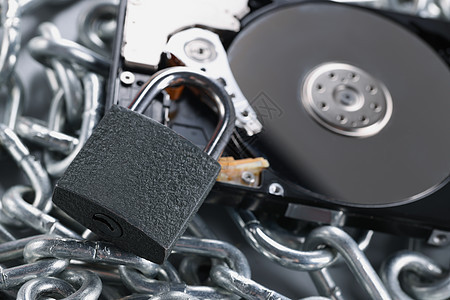 cd rom数据 由锁链和锁锁设备 钥匙洞加以保障挂锁金属玩家裁剪乐器折叠连接器光盘锁定安全图片