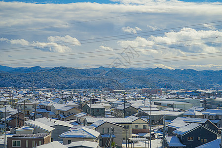 福岛市遭雪雪覆盖的画面和平居民区街景干线照片蓝天房子好天气旅行景色图片