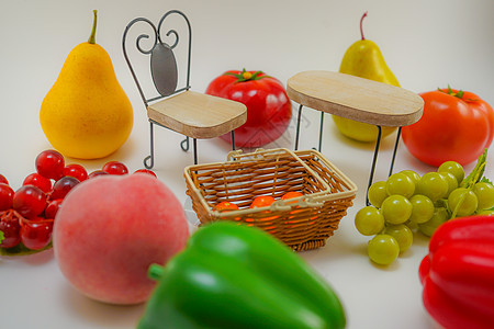 放在桌上的蔬菜和水果香蕉糖果味道植物小吃粉色青椒烹饪绿色辣椒图片