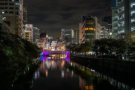 Ookigawa 灯光升起和横滨市风景街景夜空血管绿色建筑旅游景点照明机构夜景图片