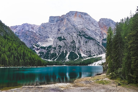 布莱亚湖 多洛米山 意大利 欧洲反射顶峰风景全景旅游蓝色天空森林远足图片