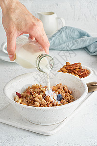 Granola 早餐 健康饮食食品 包括燕麦片 坚果 香蕉图片