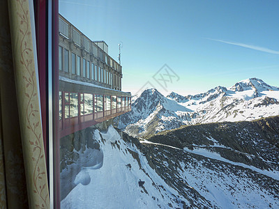 在阳光明媚的日子里 山和雪河谷的瓦勒塞纳莱斯全景森林图书仙境山脉教会天堂天空推介会诗人冰川图片