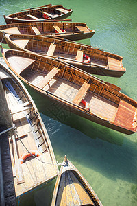 向湖意大利游客提供的船公园风景导航旅游旅行图片