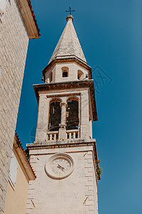ld 镇 布德瓦 黑山 风景如画的广场位于保存完好的中世纪老城区 巴尔干地区有商店 咖啡馆和餐馆 布德瓦中世纪堡垒圣玛丽 城堡 图片