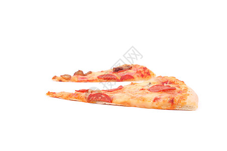 两片披萨 白纸上孤立的两片披萨图片