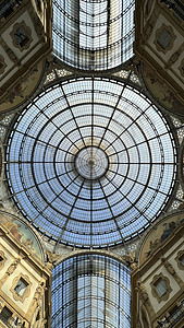 米兰埃马努埃第二艺廊画廊的玻璃和金属屋顶购物纪念碑文化城市天炉画廊圆顶窗户地标中心图片