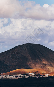 Timanfaya 国家公园火山口的惊人全景景观 西班牙加那利群岛兰萨罗特岛的热门旅游景点 艺术图片 美丽的世界 旅游概念沙丘岩图片