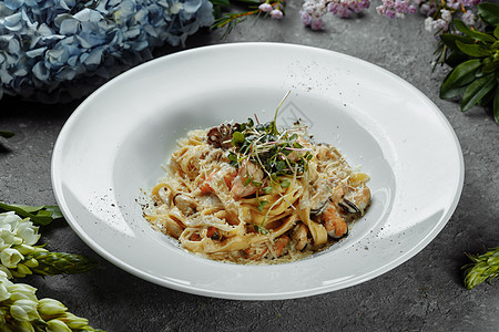 扁面条菜 典型的意大利面食 海鲜 地中海美食午餐餐巾盘子食物食谱美食家敷料蛤蜊贝类面条图片