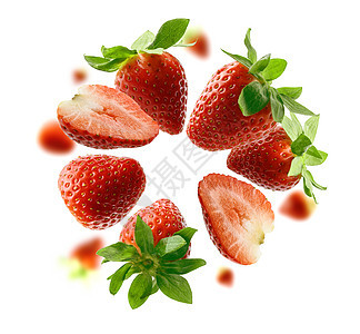 在白色背景上漂浮的草莓莓叶子宏观空气飞行团体收藏甜点悬浮红色食物图片