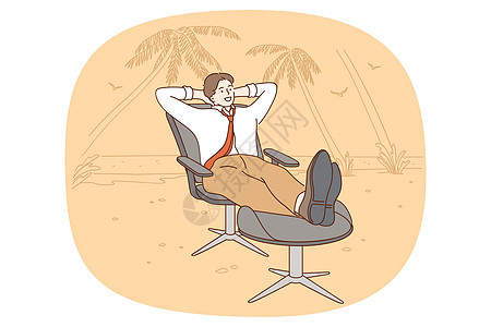 快乐的男子自由职业者在沙滩上坐在椅子上放松图片