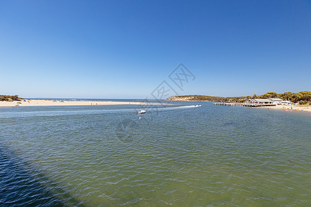 澳大利亚维多利亚州地区海岸线蓝色海滩天堂皮艇海岸闲暇野生动物阳光钓鱼图片