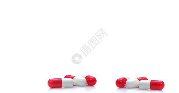 一组在水平白色背景上的红白胶囊药丸 处方药 药房药店网页横幅 医疗保健和医学背景 药品生产 爱情助推器的每日剂量图片