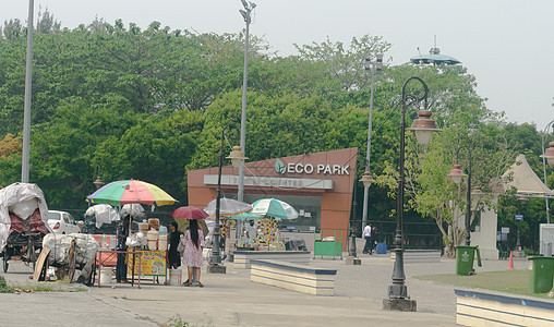 新城生态公园入口大门 一个大型游乐区 可进行划船和骑自行车等活动 还有游乐场 湖泊和花园 Rajarhat 加尔各答 印度 南亚图片