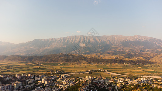 阿尔巴尼亚Gjirokaster老城之景建筑文化景观城市全景吸引力脚凳历史性住宅堡垒图片