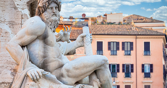 位于意大利罗马的Bernini喷泉 这是这座城市最著名的观光景点之一 译注 s Square建筑旅行游客雕像正方形旅游风格蓝色文图片